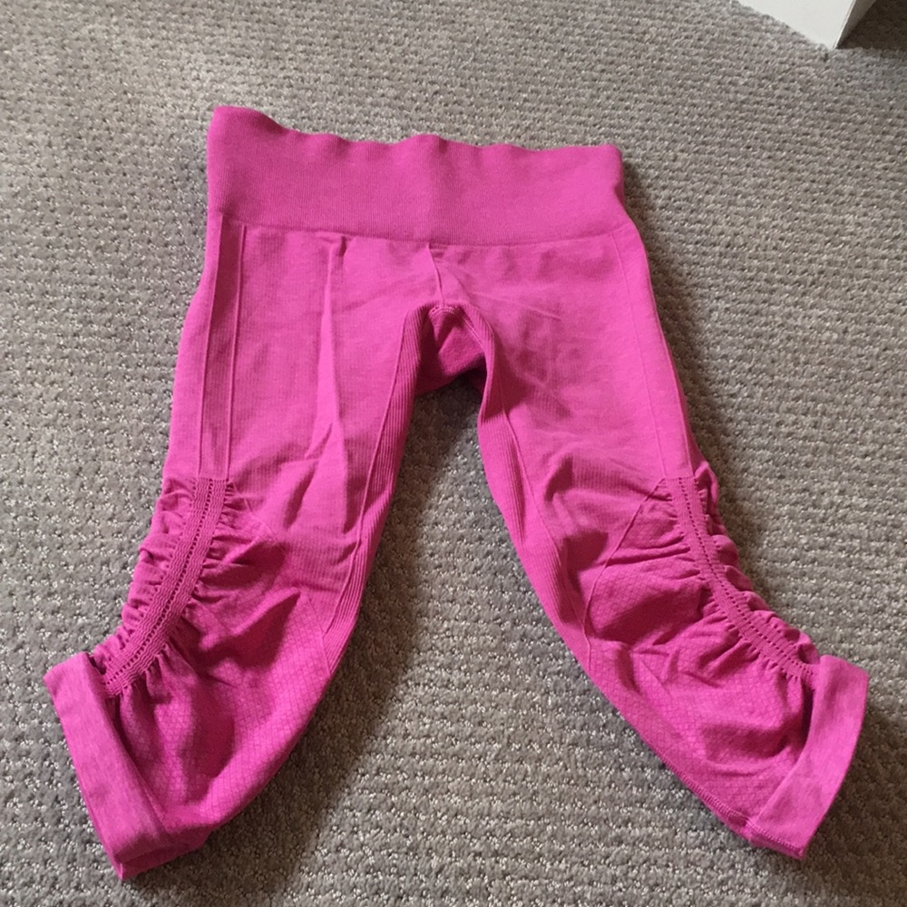 Lululemon Ebb and Flow Crop